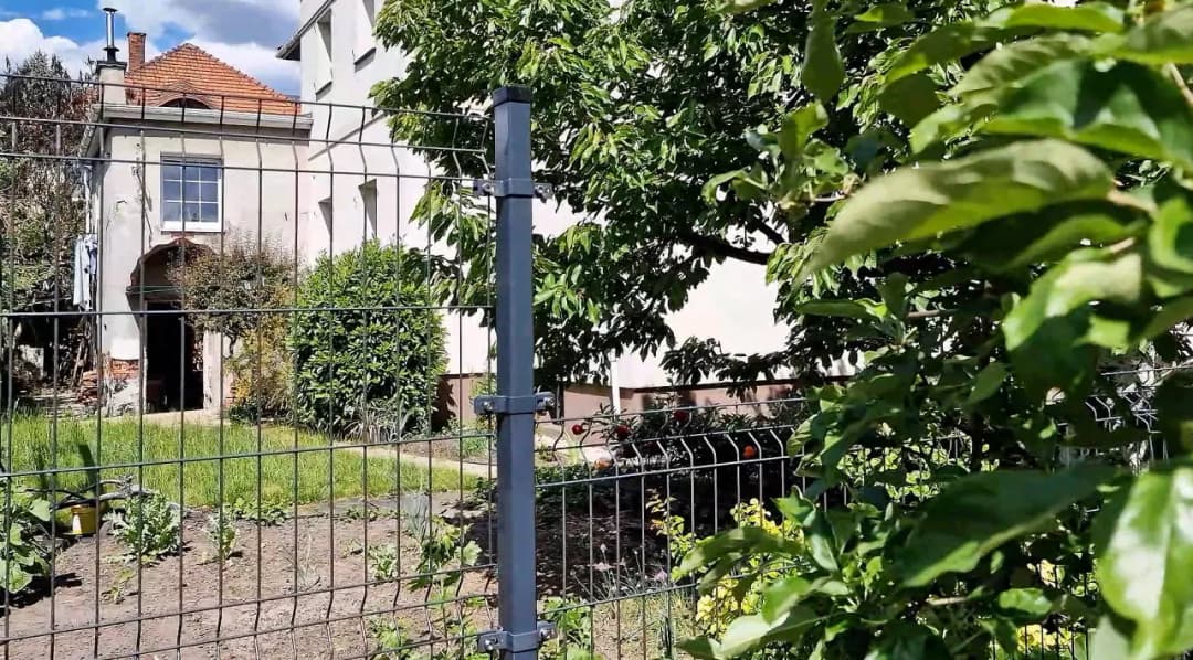 Jak podwyższyć ogrodzenie panelowe - proste sposoby i ważne przepisy
